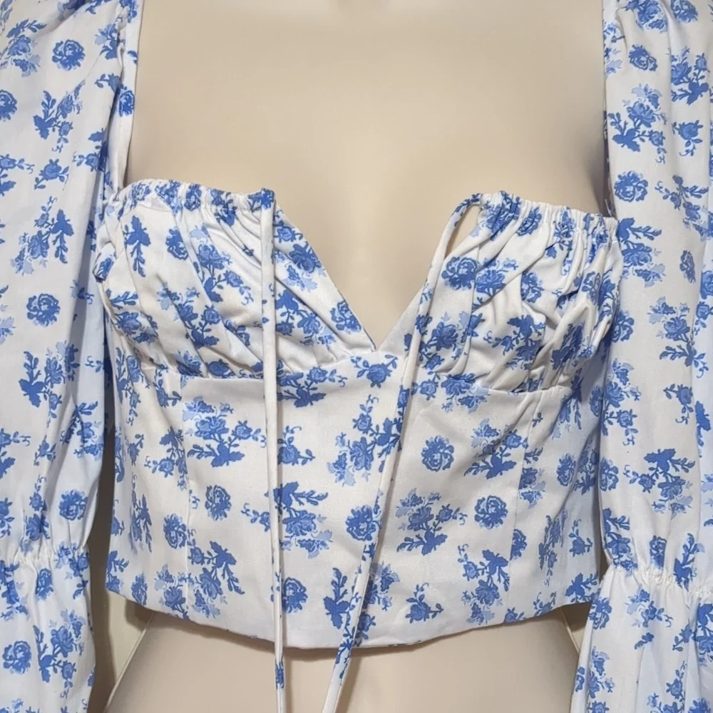 Goodnight Macaroon Floral White And Blue Long Sleeve Crop Top Size Small - Picture 7 of 14